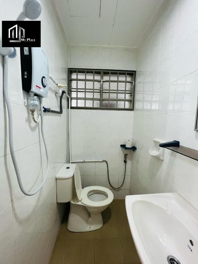 2 Storey 5Br 16Pax Semabok Taman Cheng Ho, 3 By Myplace Malacca Eksteriør billede