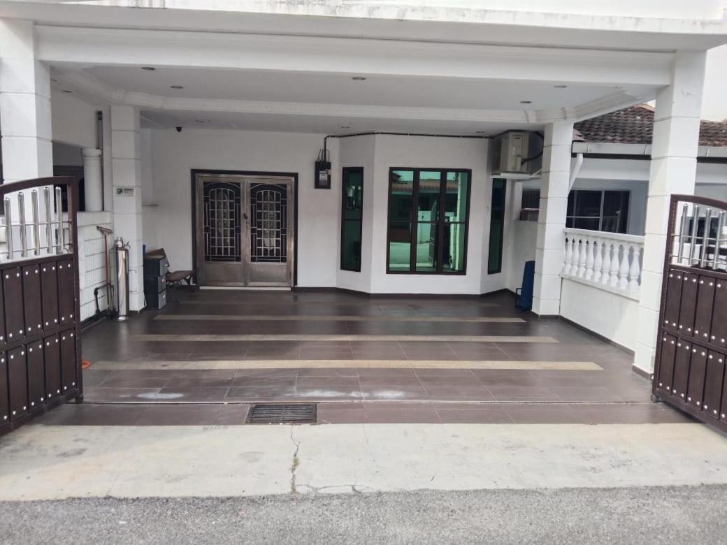 2 Storey 5Br 16Pax Semabok Taman Cheng Ho, 3 By Myplace Malacca Eksteriør billede